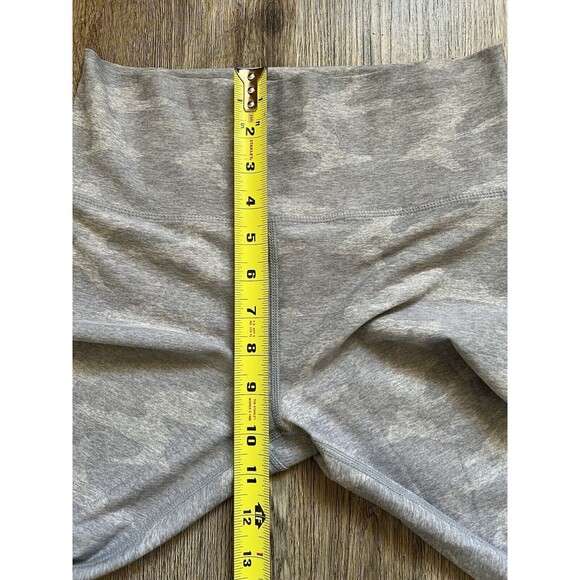 Vuori Clean Elevation Leggings In Pale Heather Camo Size S - Picture 8 of 9